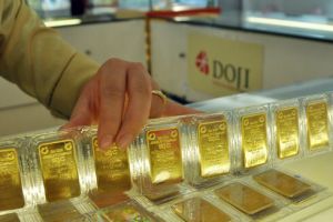 Giá vàng sụt giảm mạnh